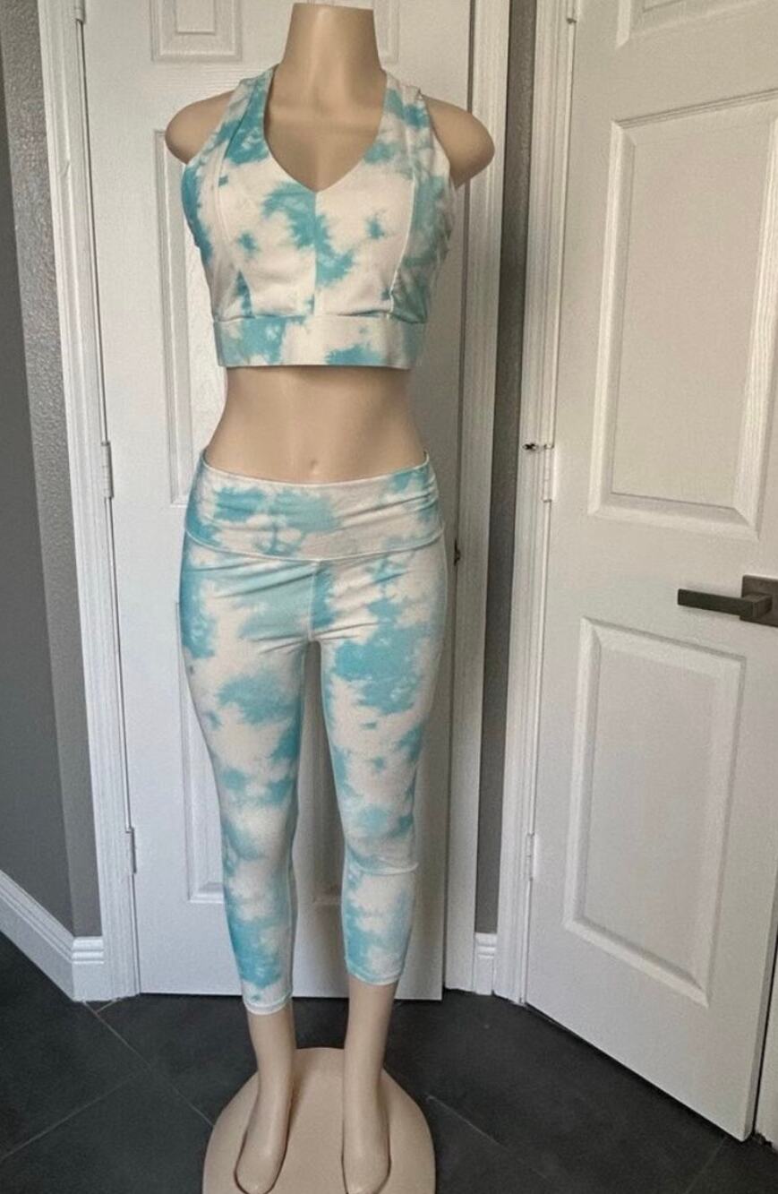 Fabletics PowerHold Tie Dye 2-Piece Activewear Set Blue White Bra Leggings M